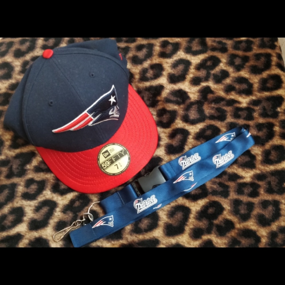 🏈 New England Patriots NFL Hat & Lanyard 🏈
